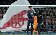 Sao Man Utd bị hooligan 'tấn công' trong trận đấu với Arsenal