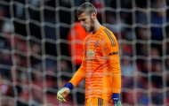 Gary Neville chỉ ra điều kì lạ trong pha thủng lưới sốc của De Gea