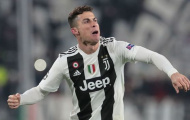 Ronaldo lập hattrick, NHM lại so sánh với Messi
