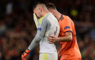 Thủ môn Lyon bật khóc sau bàn thắng của Coutinho