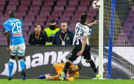 Cận cảnh tai nạn rùng mình khiến thủ thành Arsenal suýt thành 'Petr Cech 2.0'