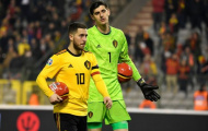 Hazard chế nhạo Courtois khiến fan Chelsea thích thú
