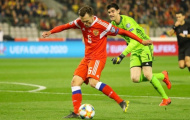 Xử lý vụng về, Courtois biến mình thành gã hề ở khung gỗ