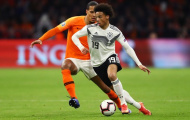 Hà Lan lọt lưới 3 bàn, fan Man City làm điều khiến Van Dijk điên tiết
