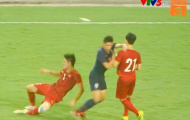 'Cầu thủ Thái Lan ức chế, vung tay đấm vào mặt Đình Trọng'