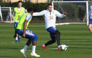 Sarri bực dọc ra mặt khi học trò chưa hiểu thế nào là 'Sarri-ball'