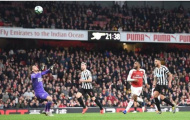 Lacazette hóa 'thánh' lốp, Arsenal biến Tottenham thành 'chú Tư' sau vòng 32