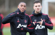 Bị chặn đường đến sân tập, Martial và Dalot phản ứng ra sao?
