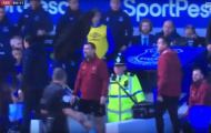 Bị Ozil ném áo khoác, Marco Silva phản ứng bất ngờ