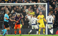 Không phải ngẫu nhiên Aguero hỏng pen trước Hugo Lloris