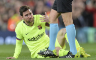 Messi đổ máu, fan Quỷ đỏ hát vang 'Viva Ronaldo'