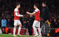Ozil gửi thông điệp đến Arsenal sau trận thắng Napoli