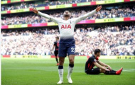 Moura lập hattrick, Tottenham vượt qua Chelsea trên bảng xếp hạng