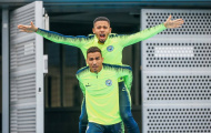 Đây, biểu cảm không ngờ của dàn sao Man City khi kình địch gặp khó