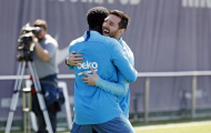 Nhìn biểu cảm của Messi và 'bom tấn' thế này, MU hoảng sợ đi là vừa