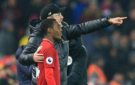 Klopp bị trách móc khi để 'sát thủ săn bàn' đá hậu vệ