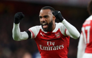 Chơi thăng hoa, Lacazette vẫn chưa thực sự thỏa mãn