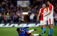 Vớ rách đẫm máu, Hazard vẫn ngoan cường giúp Chelsea đi tiếp