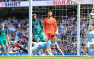 Làm tung lưới Tottenham, sao mai 18 tuổi đi vào lịch sử Man City