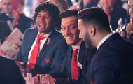 Mất vé Champions League tới nơi, dàn sao Arsenal vẫn cười toe toét