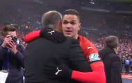 Trả thù PSG thành công, sao Rennes khóc như đứa trẻ