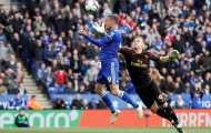 Thủ như mơ ngủ, Arsenal chính thức khiến hi vọng top 4 của Man Utd sống dậy