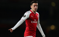 'Emery không tin tưởng Ozil...'