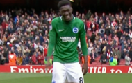 Hài hước: Cầu thủ Brighton 'cười như mở hội' khi thủ hòa Arsenal