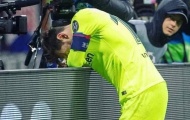 Barca bị loại cay đắng, Messi gục mặt khóc thảm thương