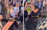 Nóng! Fan Man City tấn công Gary Neville trong ngày PL hạ màn