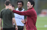 Emery chỉ thẳng mặt học trò, sân tập Arsenal căng thẳng tột độ trước giờ G