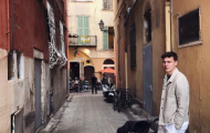 Bỏ lại sau lưng mùa giải bết bát, trung vệ Quỷ đỏ trở về làm 'người đàn ông gia đình'