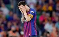 Messi ôm mặt, bất lực chứng kiến Barca trượt dài trong thất vọng