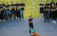 Hạ bệ Barca, dàn sao Valencia hân hoan khoe chiến tích khắp thành phố