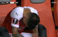 Ozil, Cech và cầu thủ Arsenal gục khóc nức nở sau thất bại