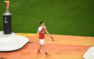 'Arsenal thua 4-1, nếu là cậu ta tôi sẽ xấu hổ và cúi gằm mặt xuống'