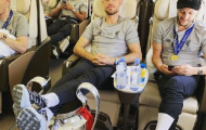 Dàn sao Liverpool ngạo nghễ mang cúp bạc danh giá về quê nhà sau 14 năm