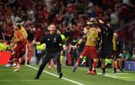 Liverpool lên ngôi tại Madrid vì từ bỏ... Rock