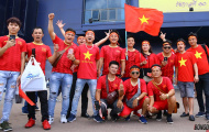 Video CĐV đặt cửa Quang Hải ghi bàn, ĐT Việt Nam đánh bại Thái Lan 2-0