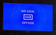 'VAR sẽ chặn đứng sự hấp dẫn của Premier League'