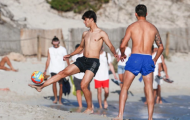 Joao Felix lộ xương sườn và thể trạng gầy gò sau chiến tích lịch sử