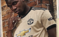 Mặc tin đồn bủa vây, Pogba tươi tắn diện mẫu áo sân khách mới toanh