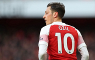 Góc Arsenal: Nhìn Ozil đi, mua 'tiểu phù thủy' về rồi lại bỏ xó sao?