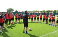 Đây, danh sách 16 cầu thủ Liverpool đầu tiên trở lại Melwood
