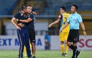 'Đại chiến' với HAGL, Hà Nội FC mất thuyền trưởng do 'ăn thua' với trọng tài