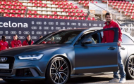 Lionel Messi và dàn sao Barcelona bên xế hộp Audi bắt mắt