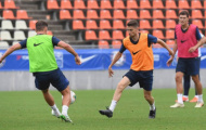 Học trò mướt mồ hôi, Lampard vẫn hả hê đứng nhìn