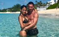 Bất chấp án phạt, Messi vui vẻ bên cô vợ bốc lửa