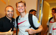 Video Barcelona đến Kobe, đoàn tụ Iniesta