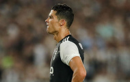 Không được thấy Ronaldo thi đấu, NHM K League lôi Messi vào cuộc